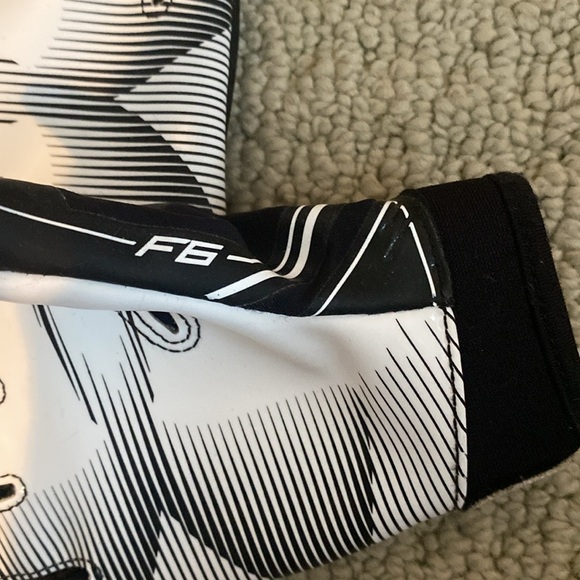 Under Armour Youth XS Grip Gloves - Picture 7 of 8